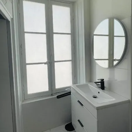 Corner Cocoon In The Center Of * La Rochelle